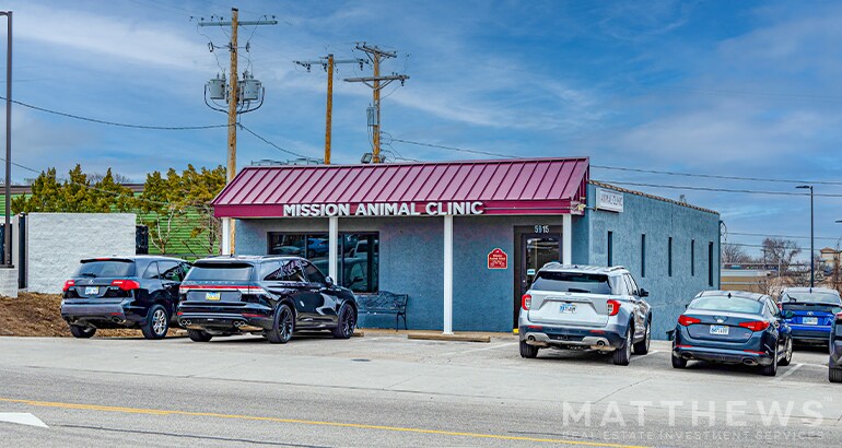 5915 Broadmoor St, Mission, KS for sale - Building Photo - Image 1 of 1