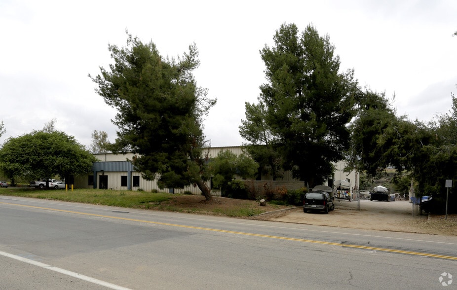 23125 Temescal Canyon Rd, Corona, CA for lease - Building Photo - Image 3 of 4
