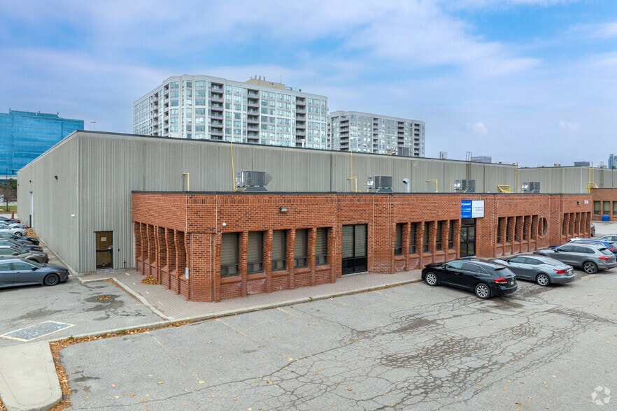 25B E Pearce St, Richmond Hill, ON for sale - Primary Photo - Image 1 of 1