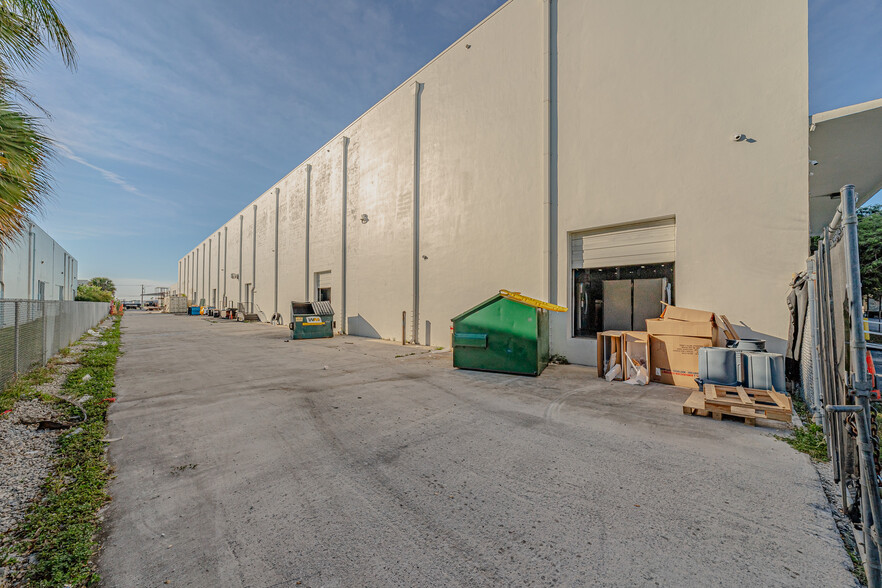 6001 Powerline Rd, Fort Lauderdale, FL for lease - Building Photo - Image 3 of 51