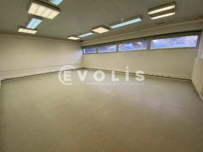 Office in Amiens for lease - Interior Photo - Image 1 of 2