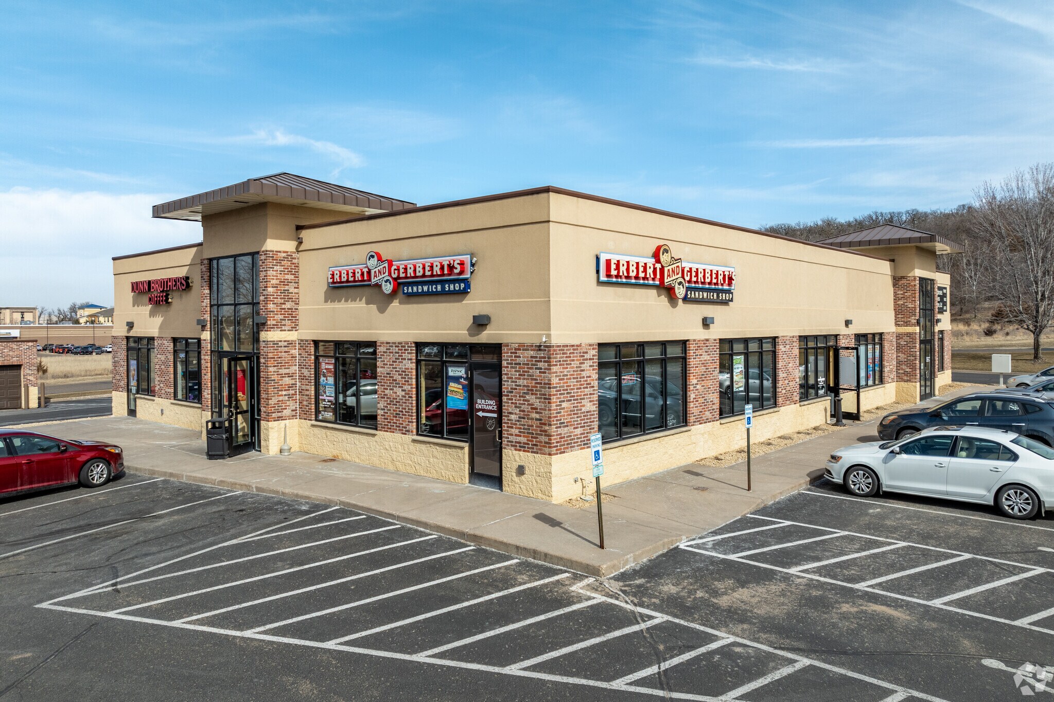 2521 Hanley Rd, Hudson, WI for sale Primary Photo- Image 1 of 1