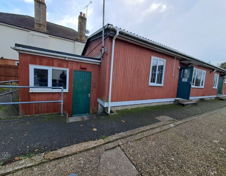 8 Blind Ln, Wimborne for lease - Building Photo - Image 1 of 3