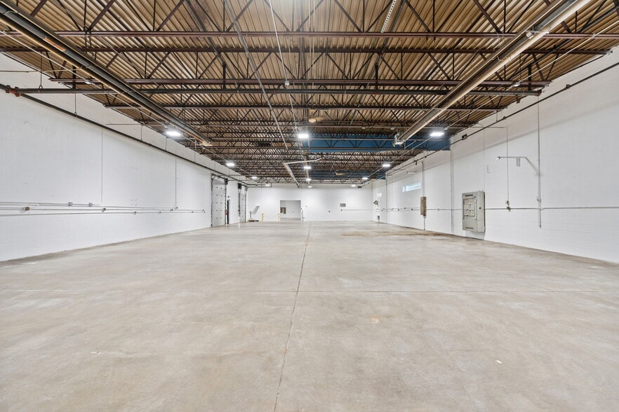 7075 N 21st Ave, Hugo, MN for sale - Building Photo - Image 2 of 19