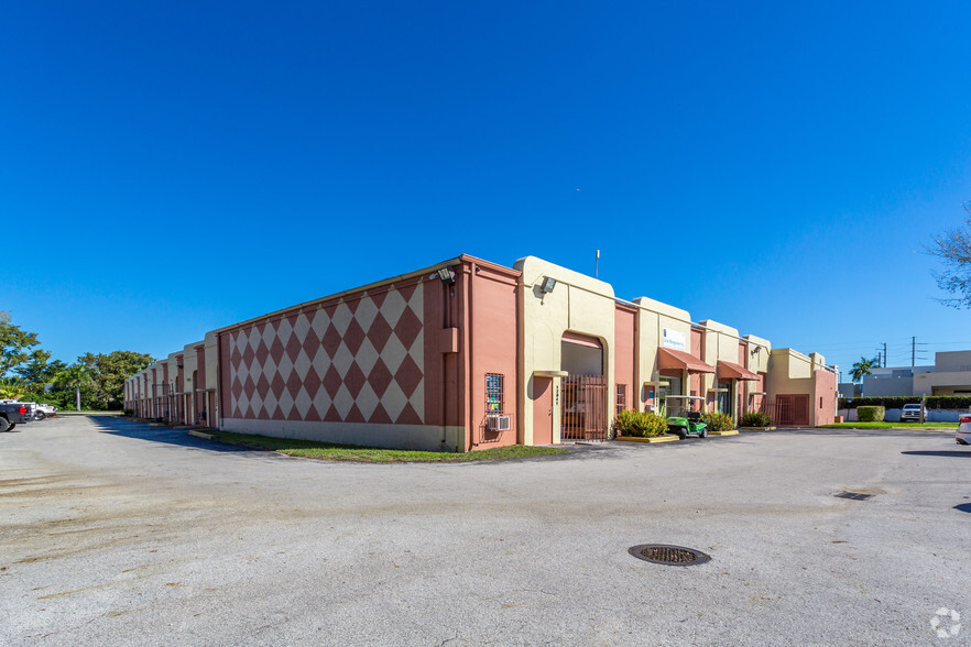 12027-12068 SW 117th Ct, Miami, FL for lease - Building Photo - Image 1 of 6