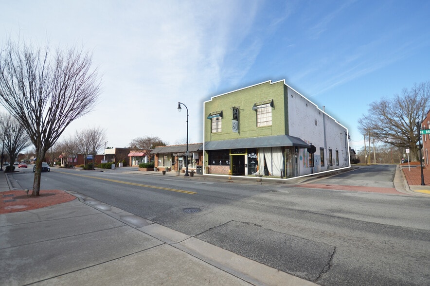 221 N Main St Kernersville Nc 27284 Retail For Sale Loopnet Com