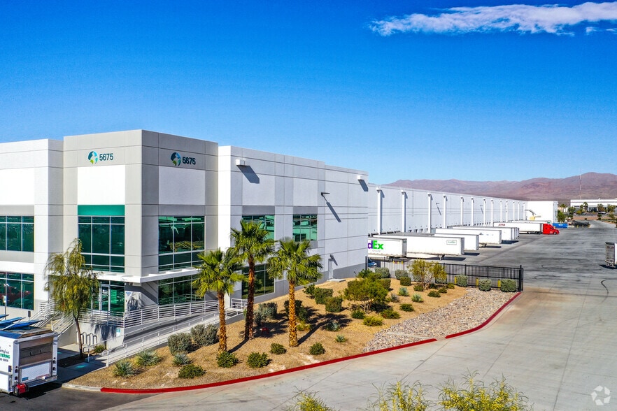 5675 E Ann Rd, Las Vegas, NV for sale - Primary Photo - Image 1 of 1