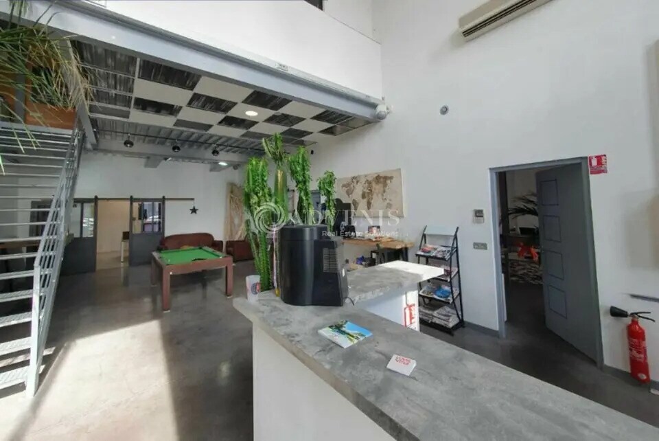 Office in Lunel-Viel for lease Interior Photo- Image 1 of 10