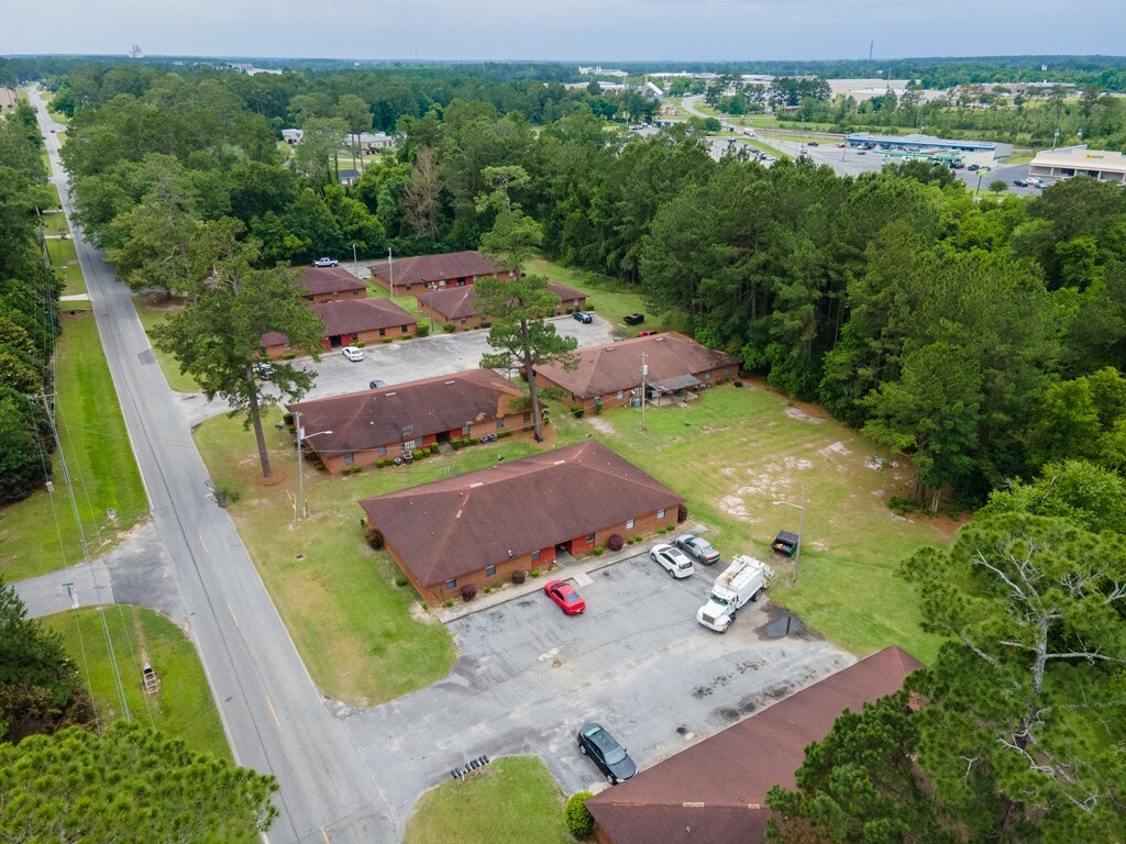 1014 S Gordon Ave, Adel, GA 31620 Magnolia Villas