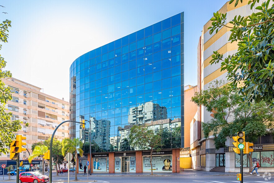 Avenida de la Aurora, 69, Málaga, Málaga for lease - Building Photo - Image 2 of 2