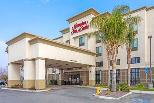 Hampton by Hilton - Motel