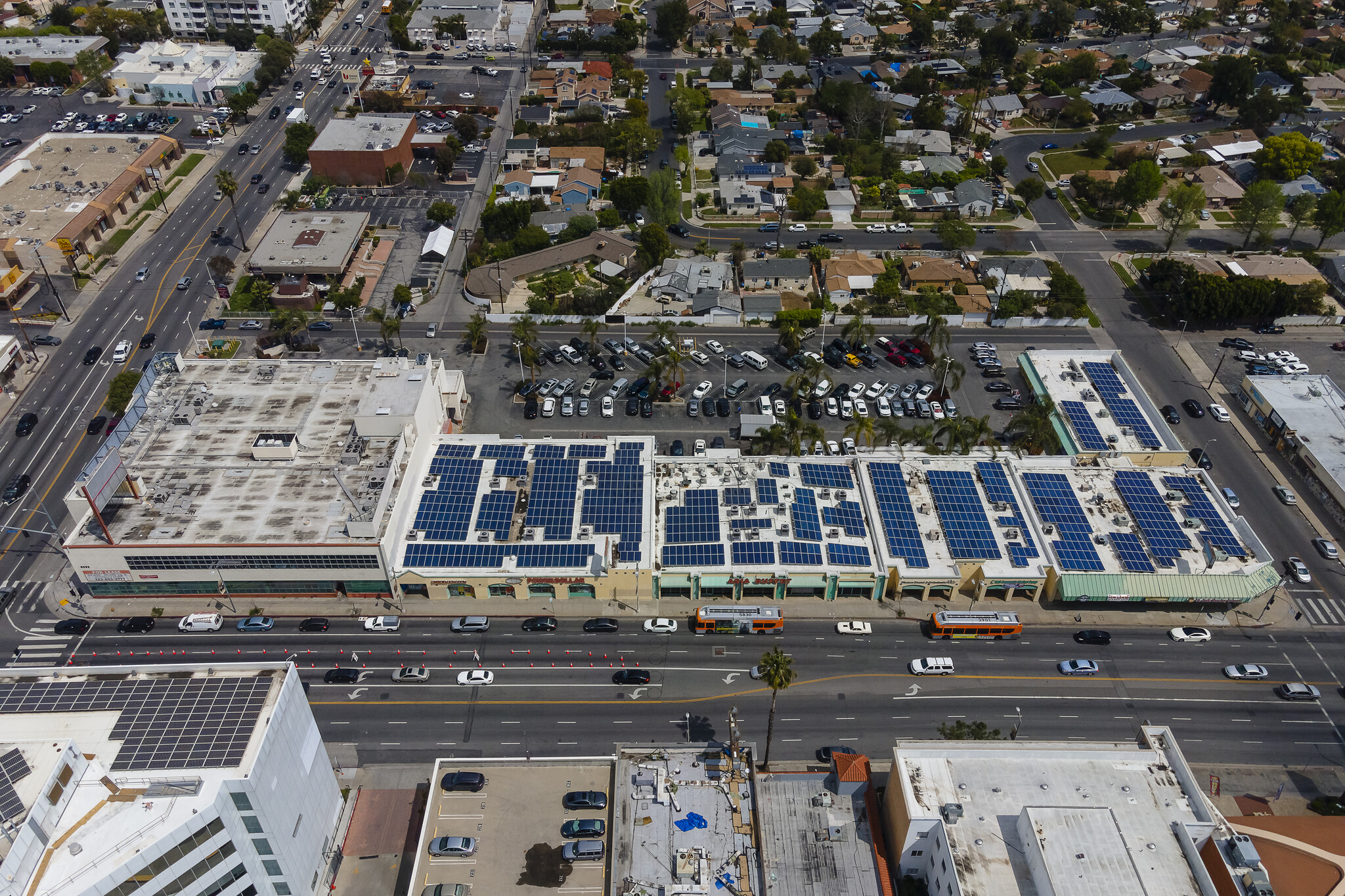 8200-8252 Van Nuys Blvd, Panorama City, CA for lease Building Photo- Image 1 of 5