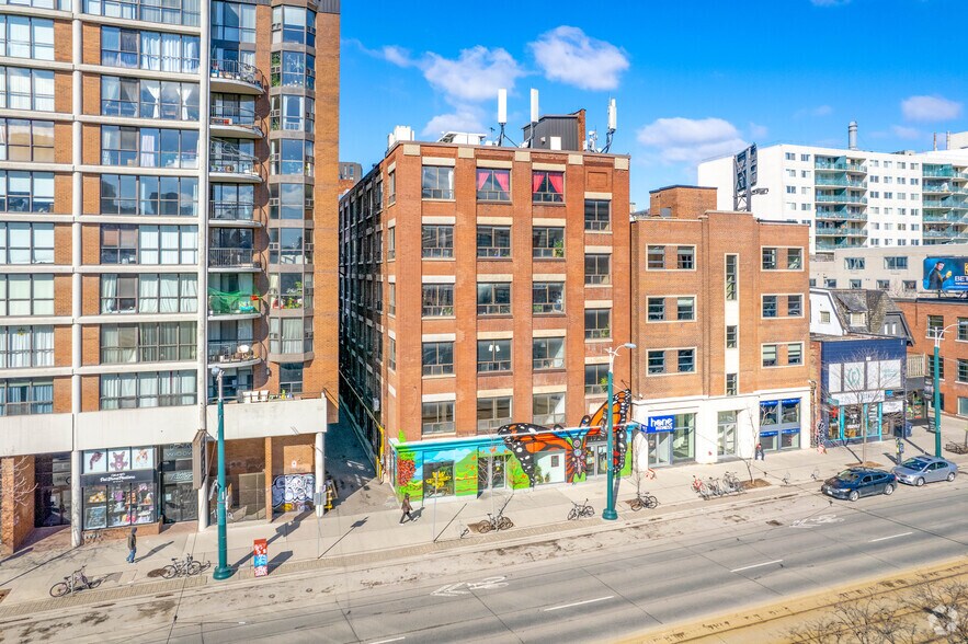 192 Spadina Ave, Toronto, ON for lease - Primary Photo - Image 1 of 5