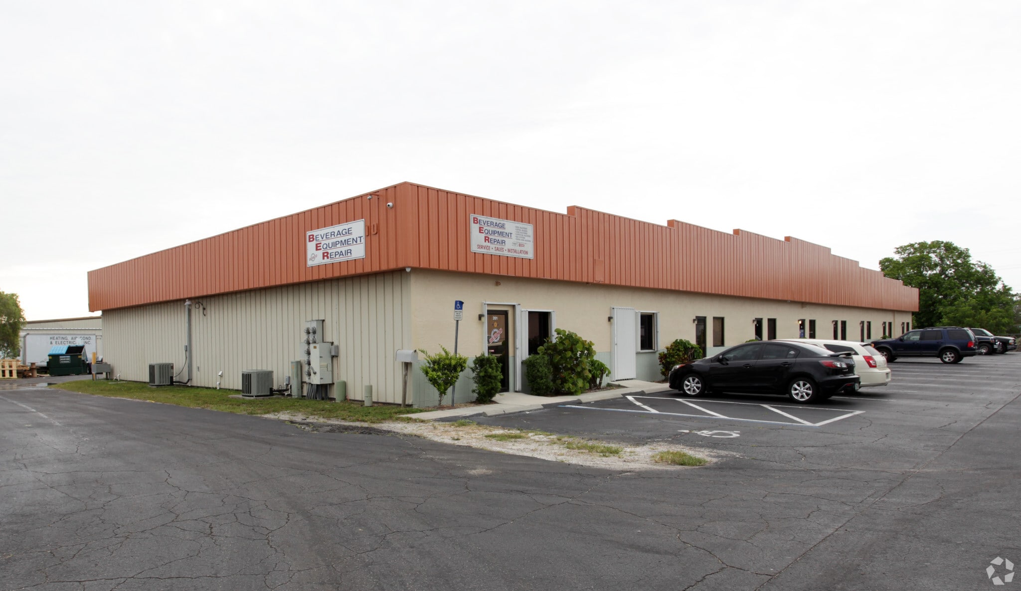 1020 NE Pine Island Rd, Cape Coral, FL for lease Primary Photo- Image 1 of 3