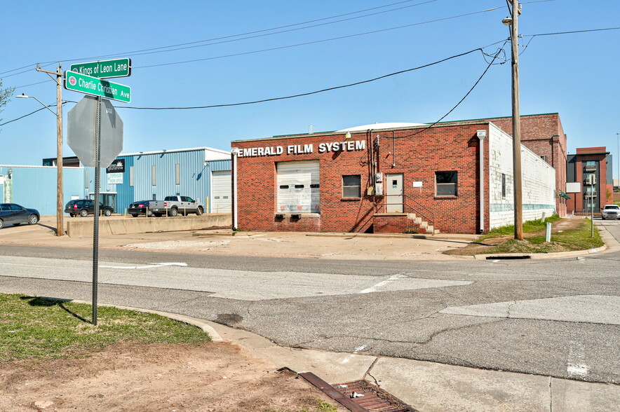 515 Kings of Leon Ln, Oklahoma City, OK for sale - Building Photo - Image 3 of 48