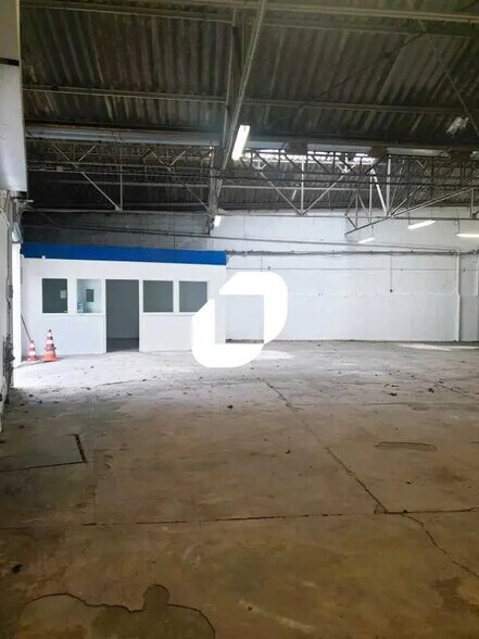 Flex in Villejuif for lease - Building Photo - Image 2 of 8