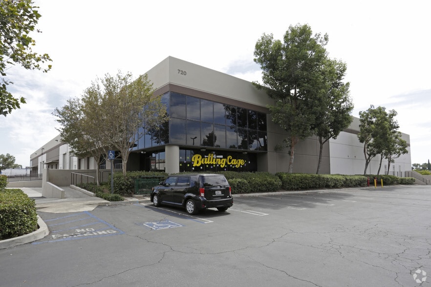 720 E Lambert Rd, La Habra, CA for lease - Building Photo - Image 1 of 4