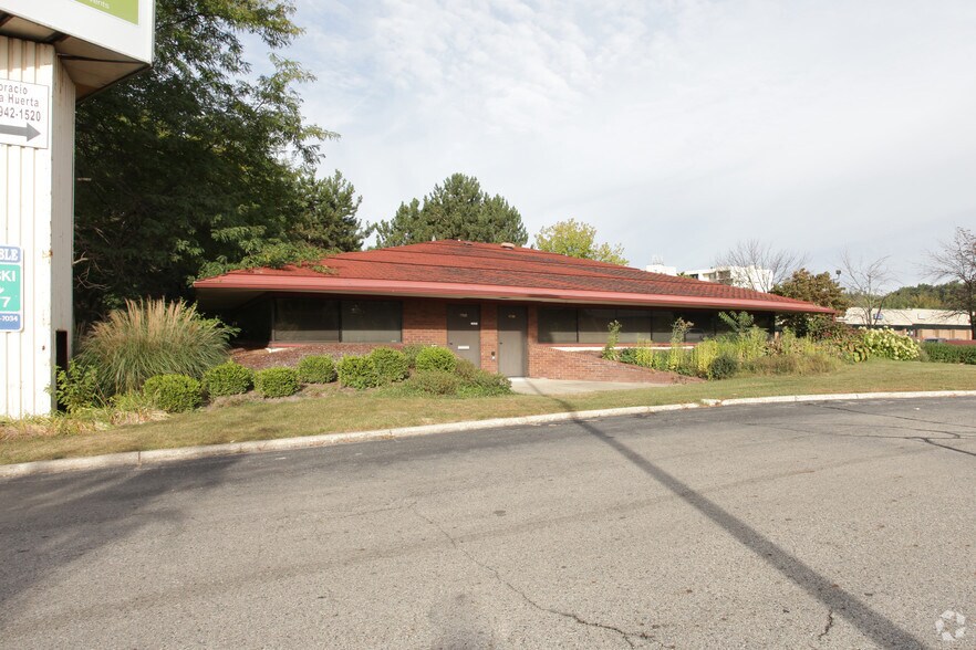 2776 Birchcrest Dr SE, Grand Rapids, MI for sale - Building Photo - Image 1 of 1