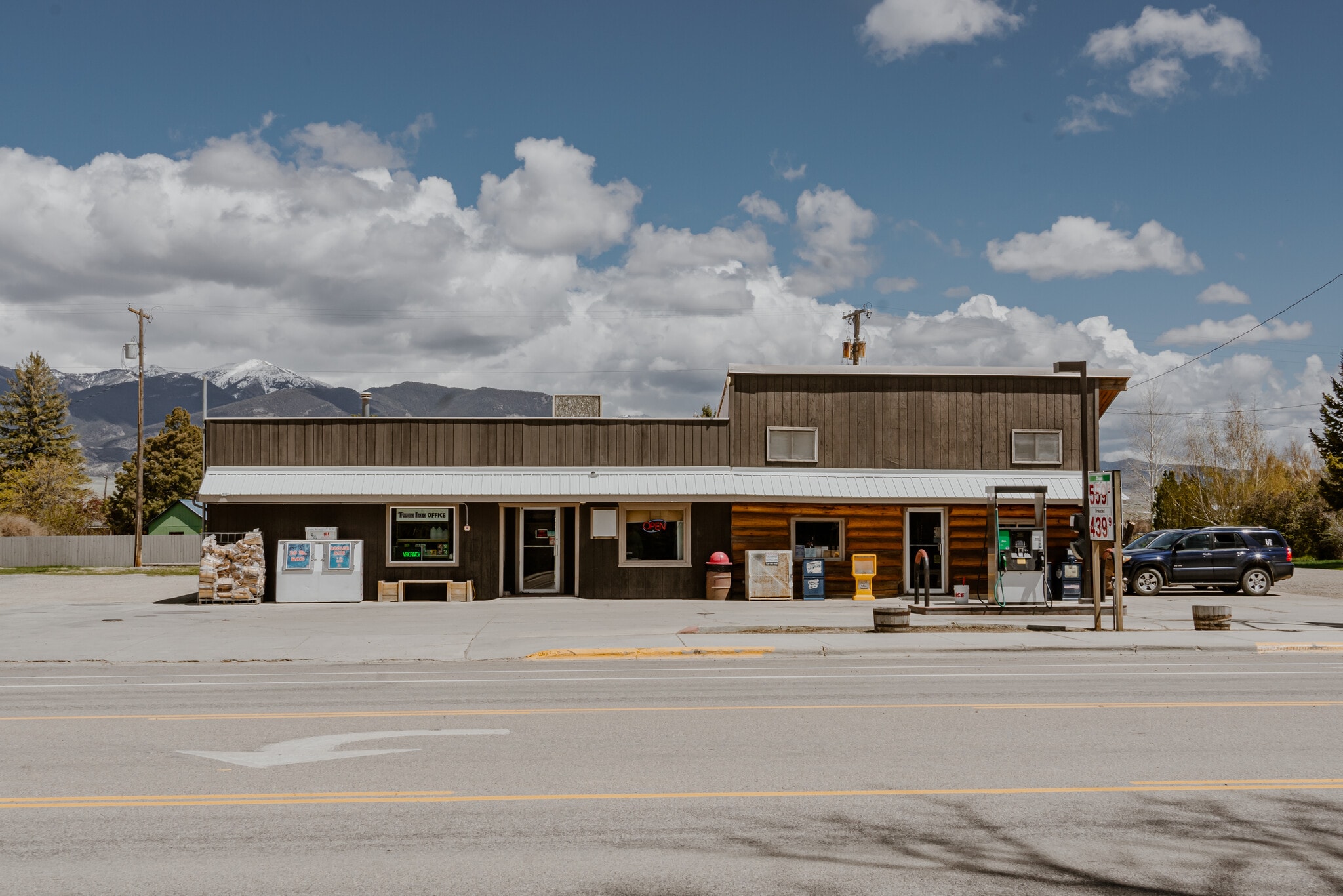 325 S Main St, Twin Bridges, MT for sale Building Photo- Image 1 of 29
