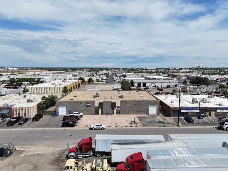 6863-6865 E 48th Ave, Denver, CO for sale - Building Photo - Image 3 of 9