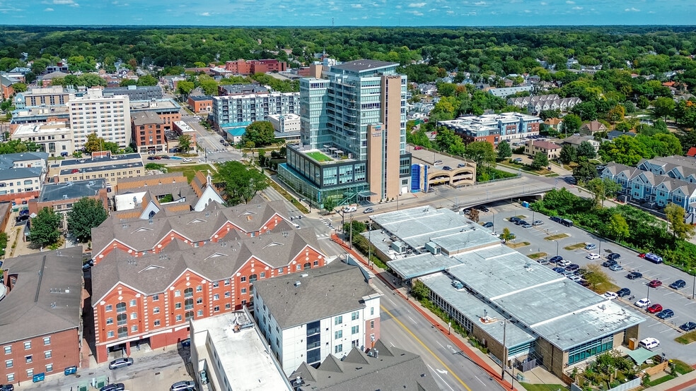 404 E College St, Iowa City, IA for sale - Building Photo - Image 3 of 6