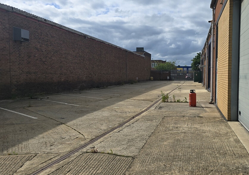 Telford Rd, Bicester for lease - Building Photo - Image 2 of 6