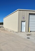 3012 Fm 621 - Warehouse