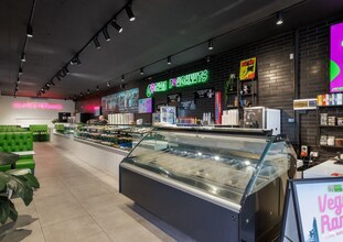 8-26 Pratt St, Moonee Ponds for lease Interior Photo- Image 1 of 6