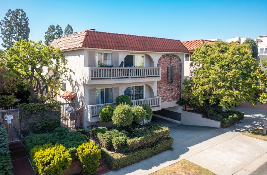 12033 Goshen Ave, Los Angeles, CA for sale - Building Photo - Image 1 of 17