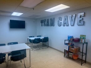 8191 College Pky, Fort Myers, FL for lease Interior Photo- Image 1 of 4