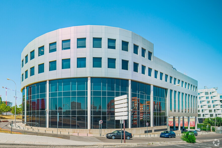 Calle de Antonio López, 249, Madrid, Madrid for lease - Building Photo - Image 2 of 19