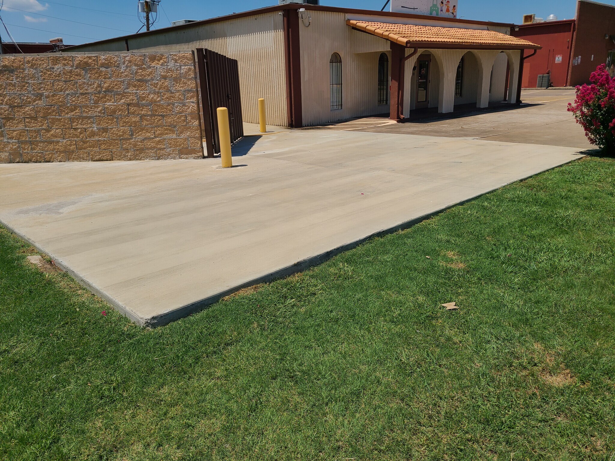 2410 Brady Ln, Grand Prairie, TX for sale Building Photo- Image 1 of 1