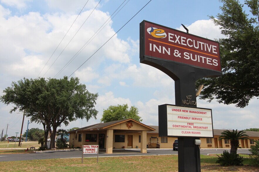 1310 N Smith Ave, Hebbronville, TX 78361