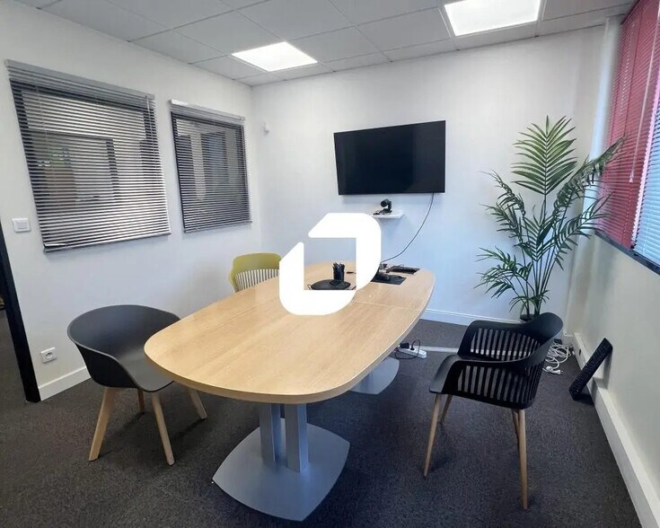 Office in Haute-Goulaine for lease - Interior Photo - Image 3 of 4