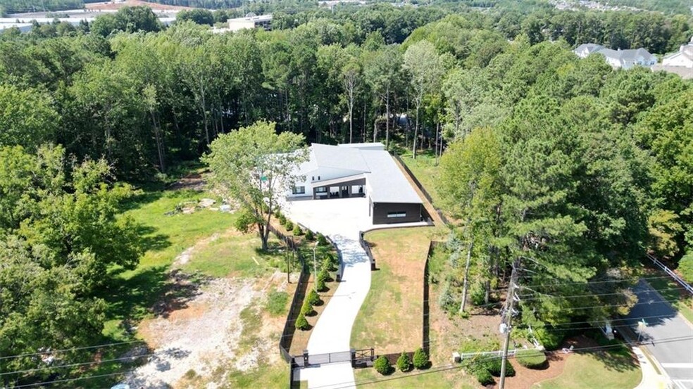 3240 Smithtown Rd, Suwanee, GA for sale - Building Photo - Image 1 of 1