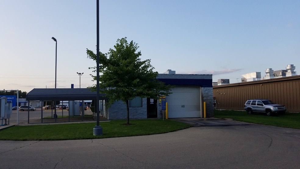 1272 E Green Bay St, Shawano, WI for sale - Building Photo - Image 3 of 30