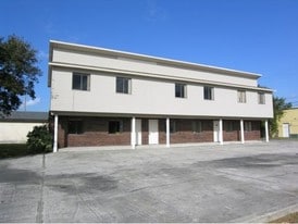 125 N Brevard Ave, Cocoa Beach FL - Convenience Store