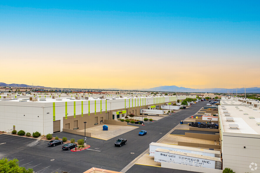 1100 Mary Crest Rd, Henderson, NV for lease - Building Photo - Image 3 of 5