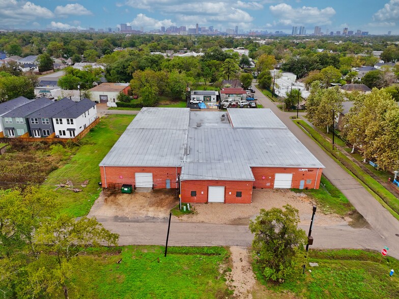 6307 Foster St, Houston, TX for sale - Building Photo - Image 1 of 35