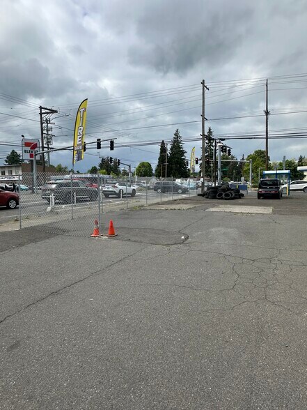 520 SE 148th Ave, Portland, OR for sale - Building Photo - Image 3 of 8