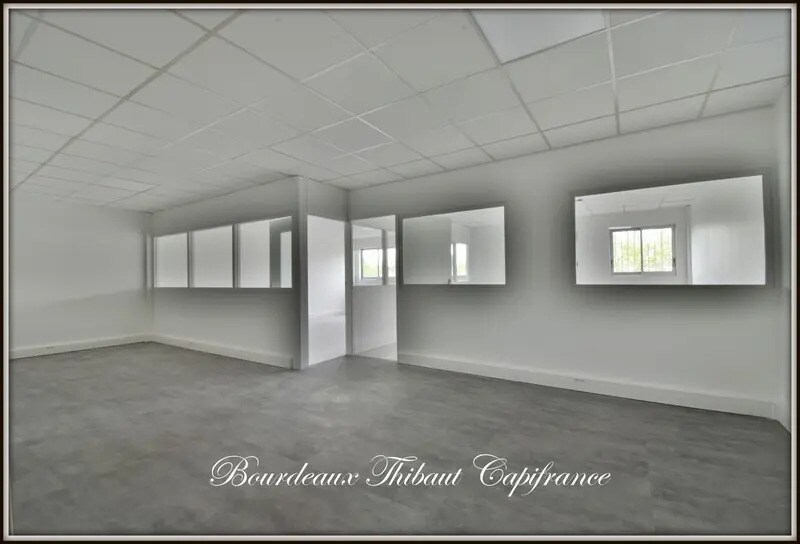 Office in Trappes for sale Interior Photo- Image 1 of 8
