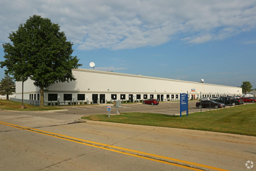 11700 Metro Airport Center Dr, Romulus, MI for sale - Primary Photo - Image 1 of 1