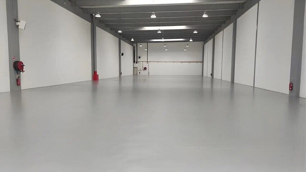 Office in Tremblay-en-France for lease - Interior Photo - Image 3 of 10