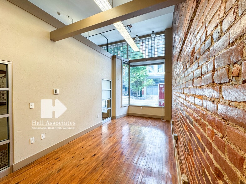 108 Campbell Ave SW, Roanoke, VA for sale - Building Photo - Image 3 of 25