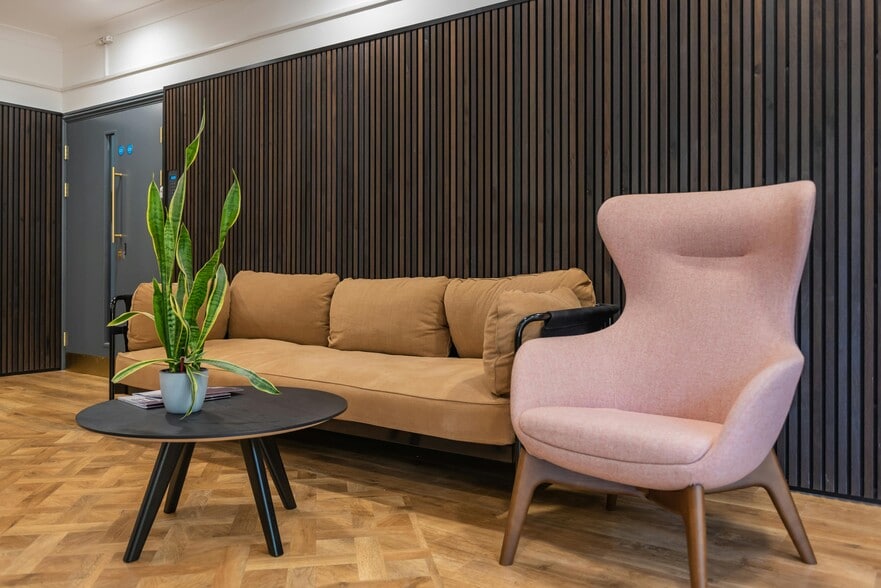 Greenways Business Park, Chippenham for lease - Lobby - Image 3 of 7