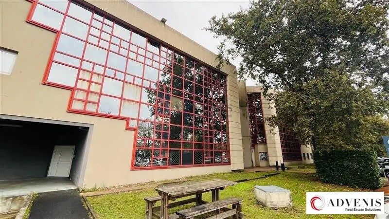 Office in Pessac for lease - Building Photo - Image 3 of 3