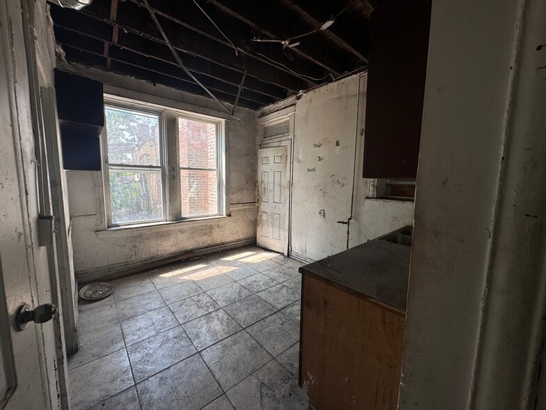 7701 S Halsted St, Chicago, IL for sale - Interior Photo - Image 3 of 22