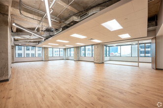 10 W Market St, Indianapolis, IN for lease Interior Photo- Image 1 of 6