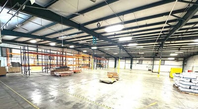 1821 S 1st St, Rogers, AR for lease Interior Photo- Image 2 of 2