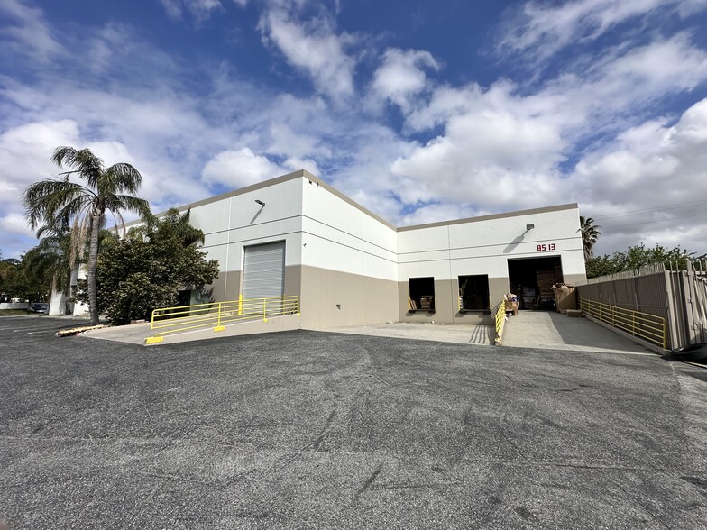 8513 Rochester Ave, Rancho Cucamonga, CA for lease - Building Photo - Image 1 of 6